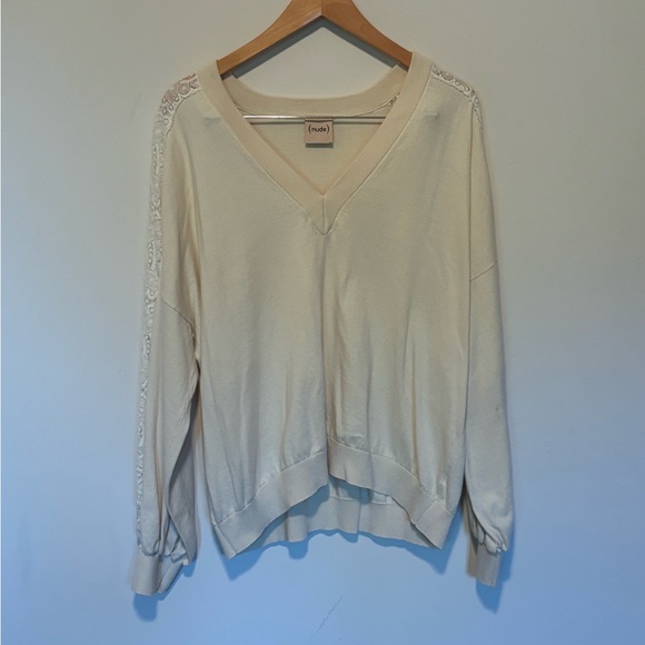 Nude Pull-Over - Picture 2 of 6